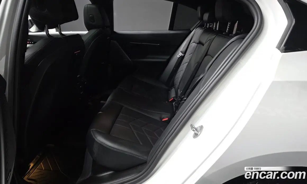 BMW 5 серия 2024 2.0 автомат (гидро), фото 16