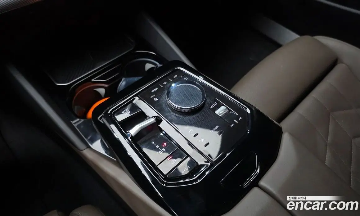 BMW 5 серия 2025 2.0 автомат (гидро), фото 12