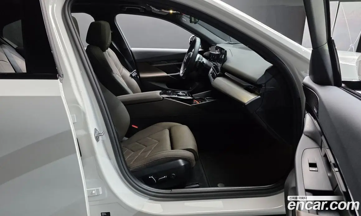 BMW 5 серия 2025 2.0 автомат (гидро), фото 16