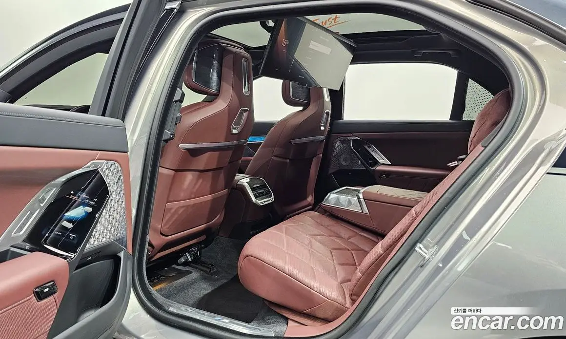 BMW 7 серия 2024 3.0 автомат (гидро), фото 17