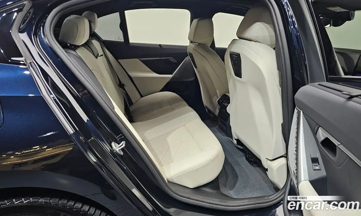 BMW i5 2025 0.2 автомат (гидро), фото 17