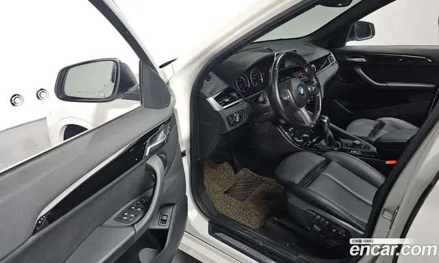 BMW X1 2019 2.0 автомат (гидро), миниатюра 11