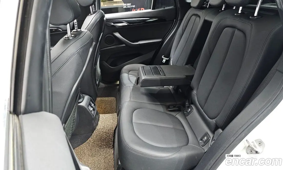 BMW X1 2019 2.0 автомат (гидро), фото 12
