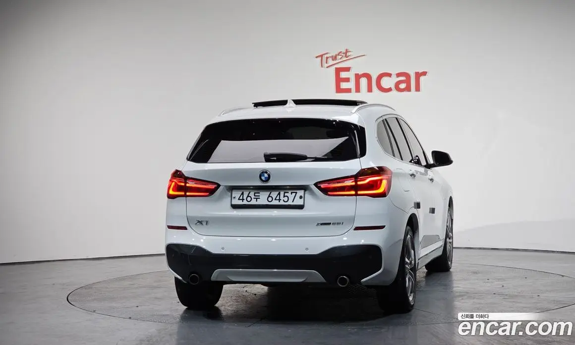 BMW X1 2019 2.0 автомат (гидро), фото 4