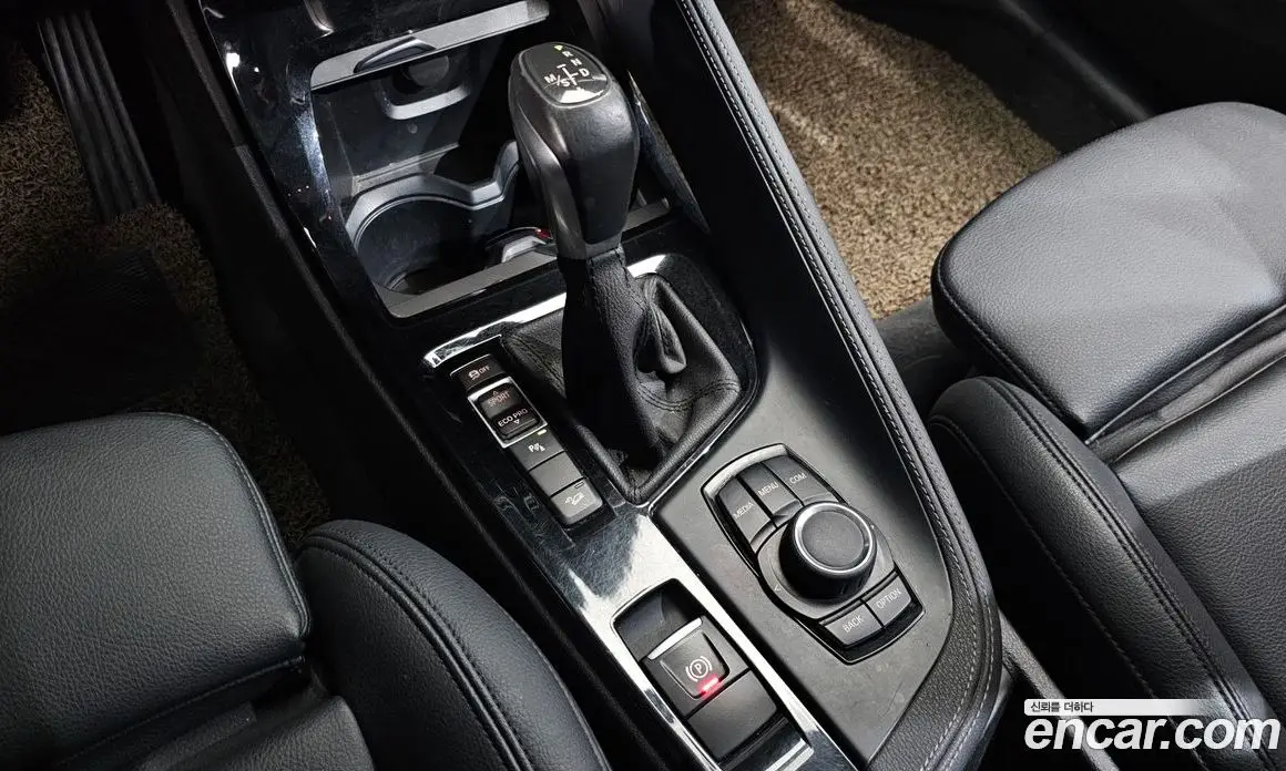 BMW X1 2019 2.0 автомат (гидро), фото 9