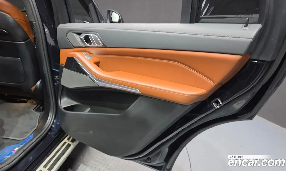 BMW X7 2022 3.0 автомат (гидро), фото 15