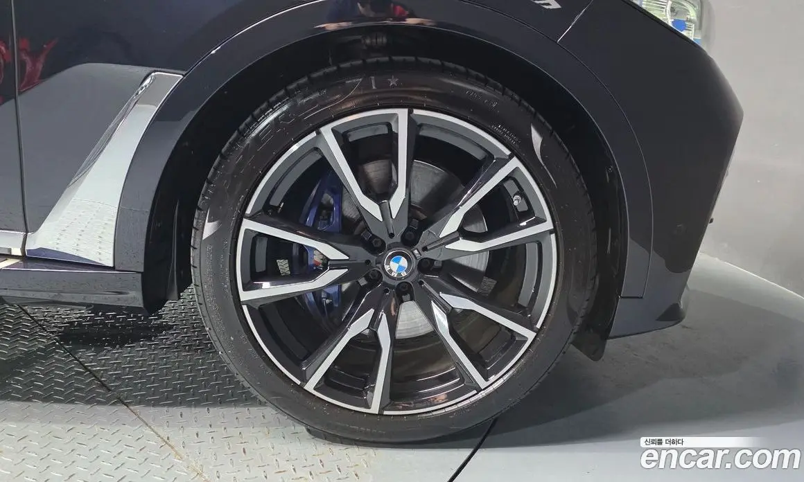 BMW X7 2022 3.0 автомат (гидро), фото 7