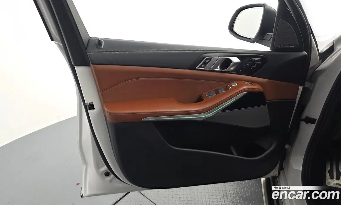 BMW X7 2023 3.0 автомат (гидро), фото 14