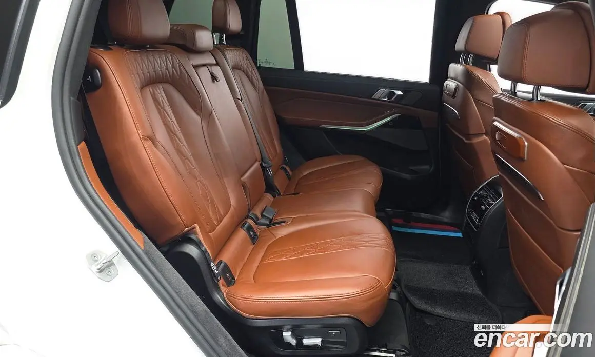 BMW X7 2023 3.0 автомат (гидро), фото 17