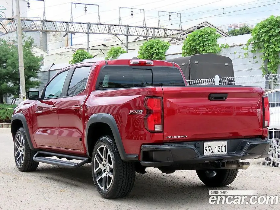 Chevrolet Colorado 2023 2.7 автомат (гидро), фото 3