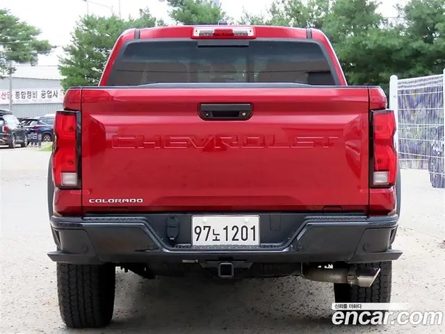 Chevrolet Colorado 2023 2.7 автомат (гидро), миниатюра 4
