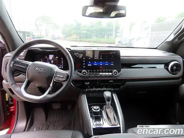 Chevrolet Colorado 2023 2.7 автомат (гидро), миниатюра 7