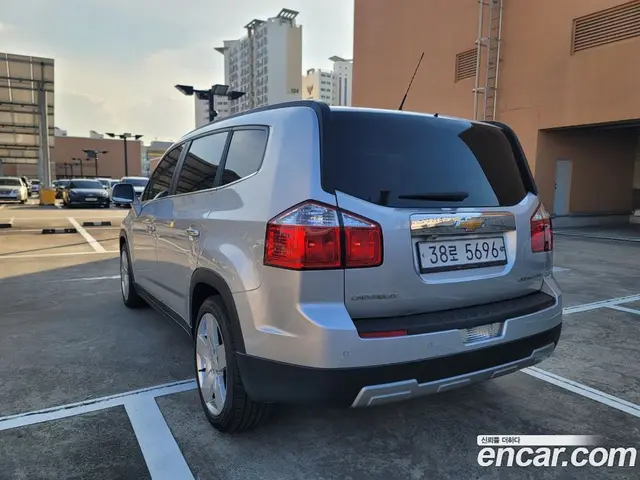 Chevrolet Orlando 2011 2.0 автомат (гидро), миниатюра 4