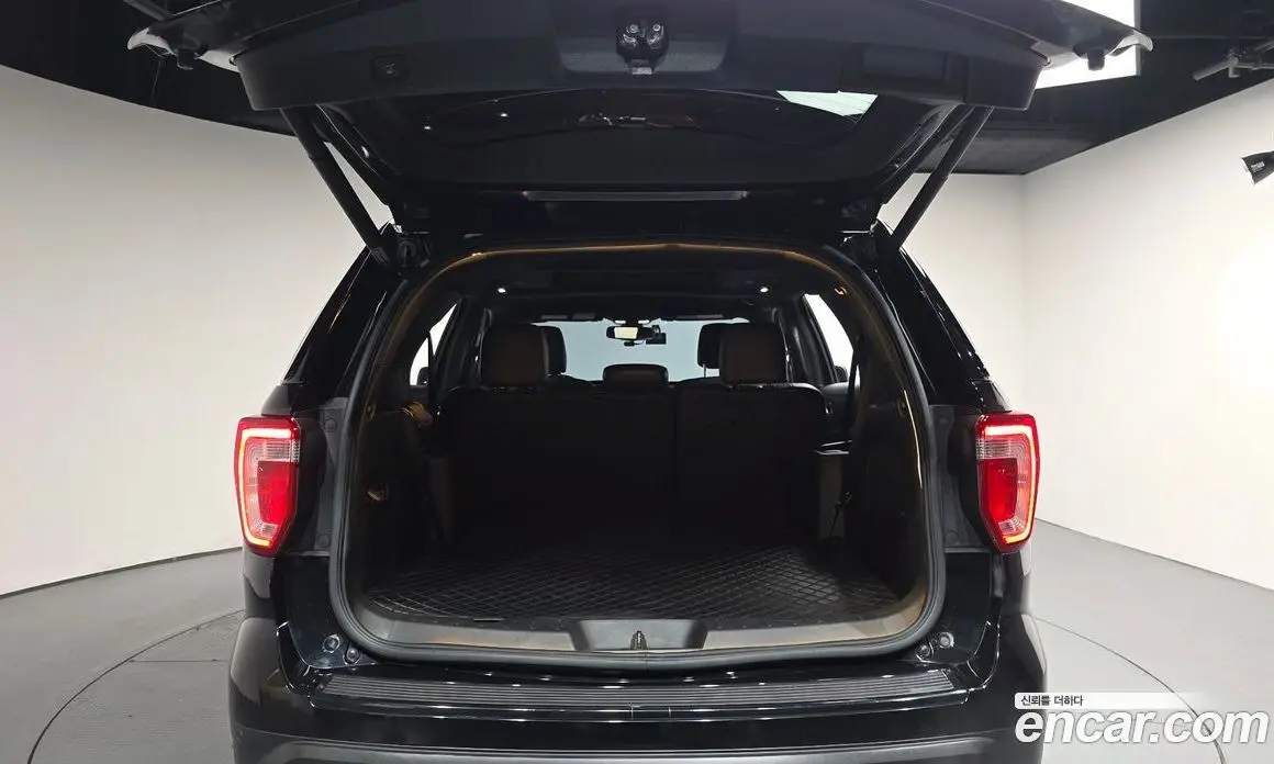 Ford Explorer 2019 2.3 автомат (гидро), фото 25