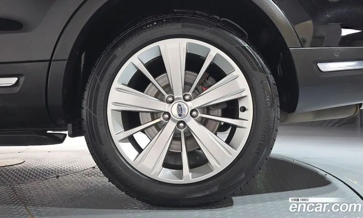 Ford Explorer 2019 2.3 автомат (гидро), фото 6