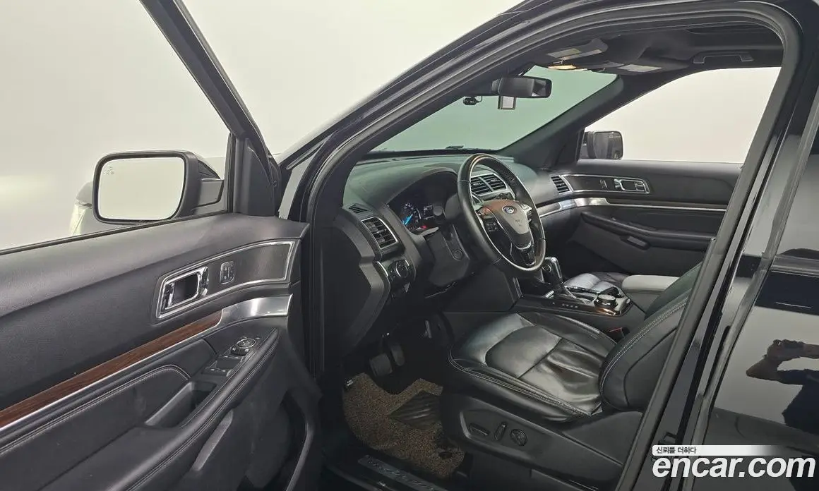 Ford Explorer 2019 2.3 автомат (гидро), фото 10
