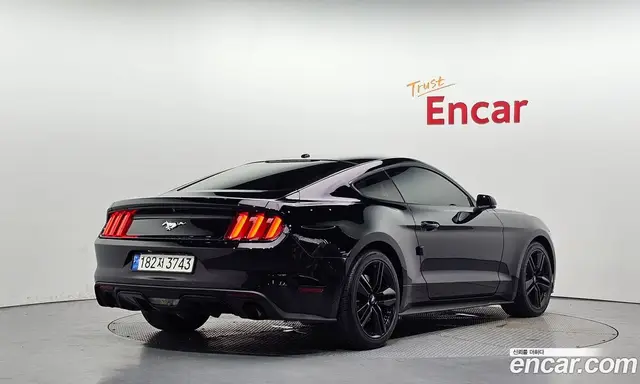 Ford Mustang 2017 2.3 автомат (гидро), миниатюра 2