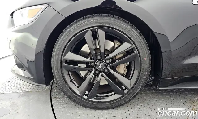 Ford Mustang 2017 2.3 автомат (гидро), миниатюра 5