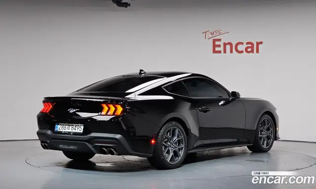 Ford Mustang 2024 2.3 автомат (гидро), миниатюра 2