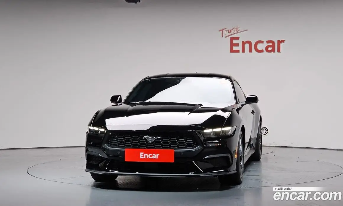 Ford Mustang 2024 2.3 автомат (гидро), фото 3