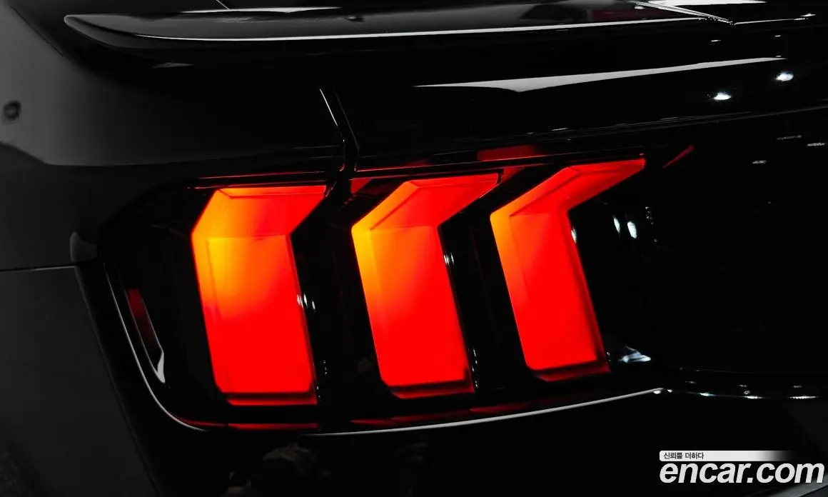 Ford Mustang 2024 2.3 автомат (гидро), фото 9