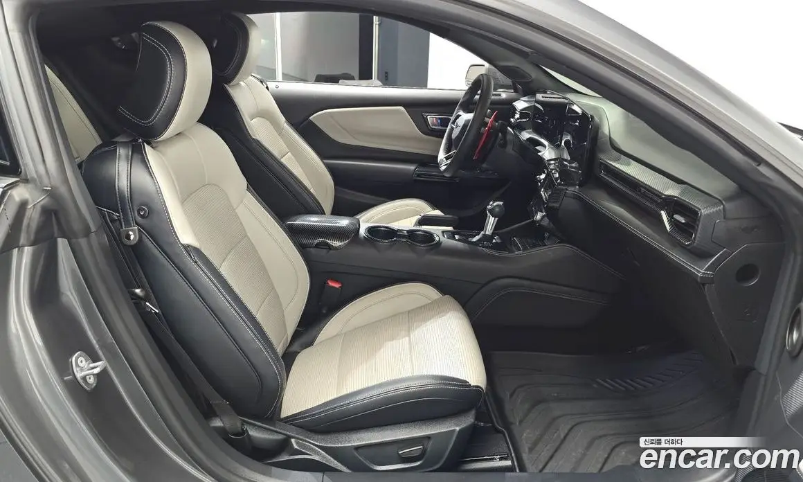 Ford Mustang 2024 2.3 автомат (гидро), фото 16