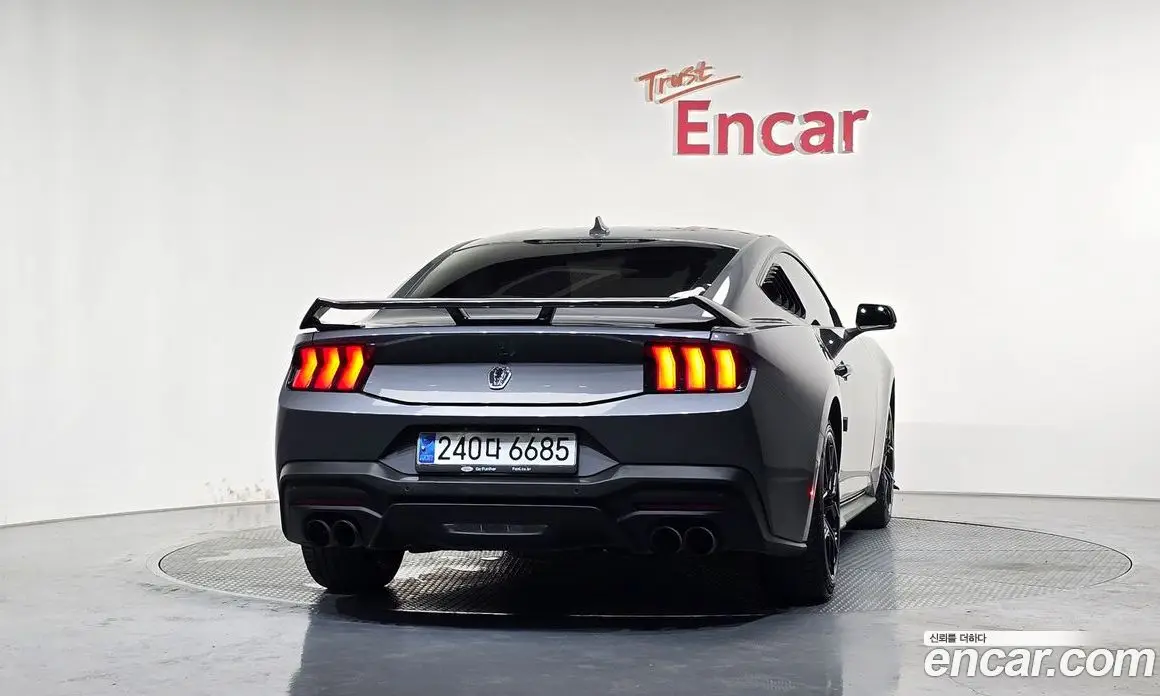 Ford Mustang 2024 2.3 автомат (гидро), фото 4