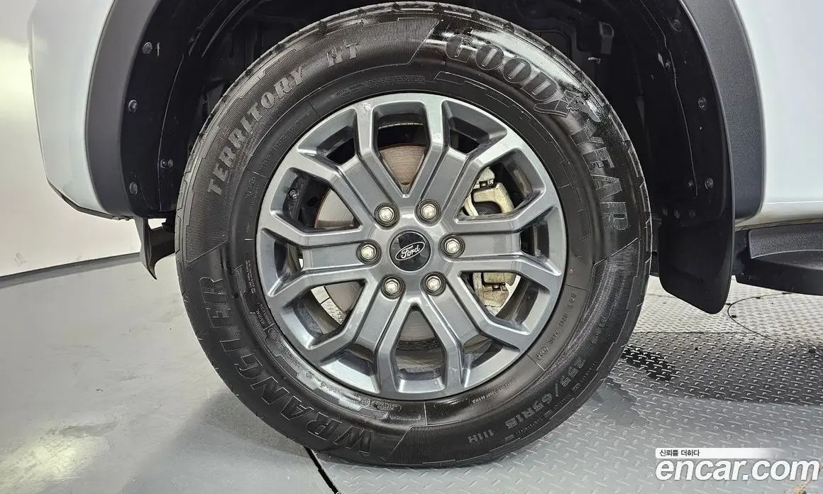Ford Ranger 2025 2.0 автомат (гидро), фото 5