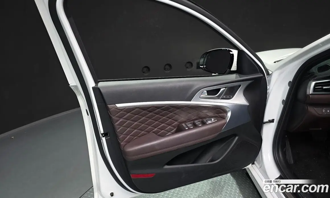 Genesis G70 2023 2.5 автомат (гидро), фото 13
