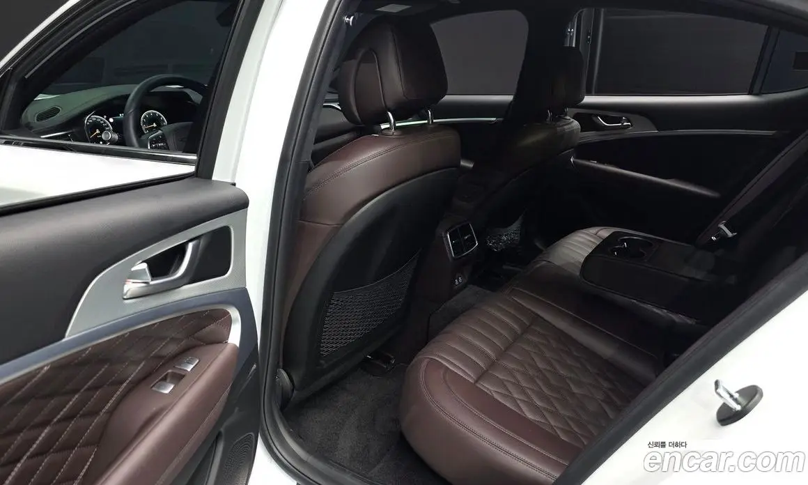 Genesis G70 2023 2.5 автомат (гидро), фото 16