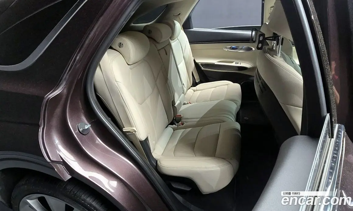 Genesis GV70 2022 2.5 автомат (гидро), фото 11 Genesis GV70 2022 2.5 автомат (гидро), фото 11