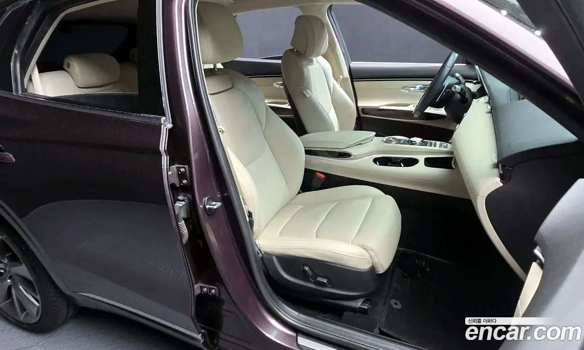 Genesis GV70 2022 2.5 автомат (гидро), фото 12 Genesis GV70 2022 2.5 автомат (гидро), фото 12