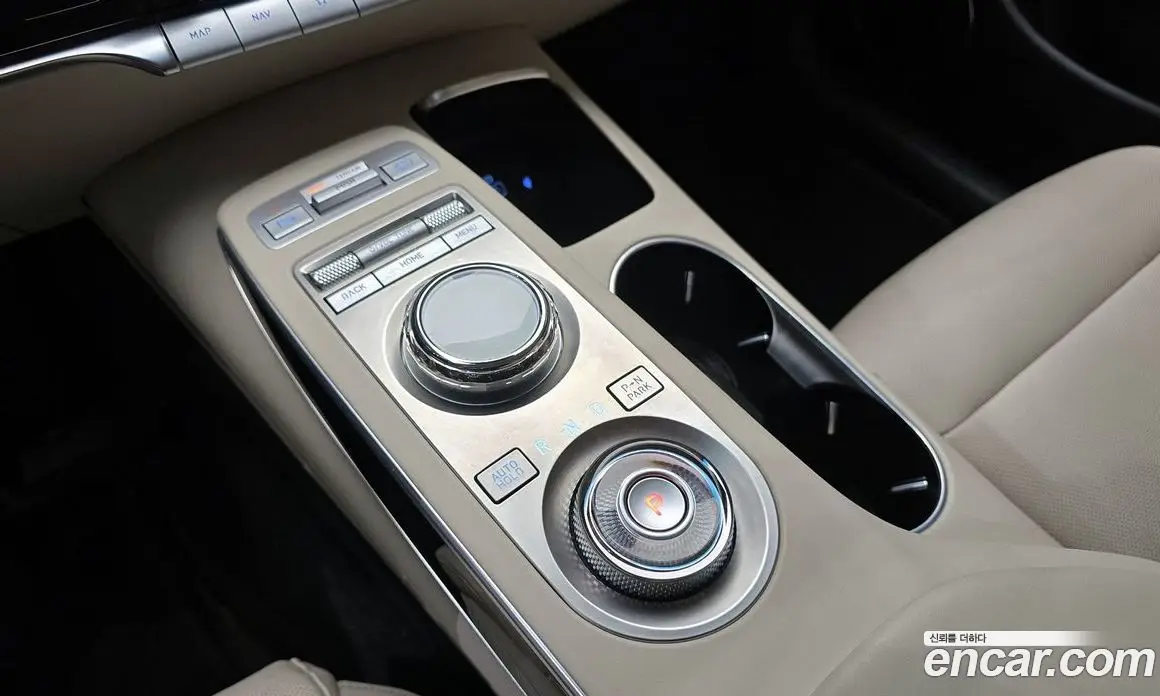 Genesis GV70 2022 2.5 автомат (гидро), фото 9 Genesis GV70 2022 2.5 автомат (гидро), фото 9
