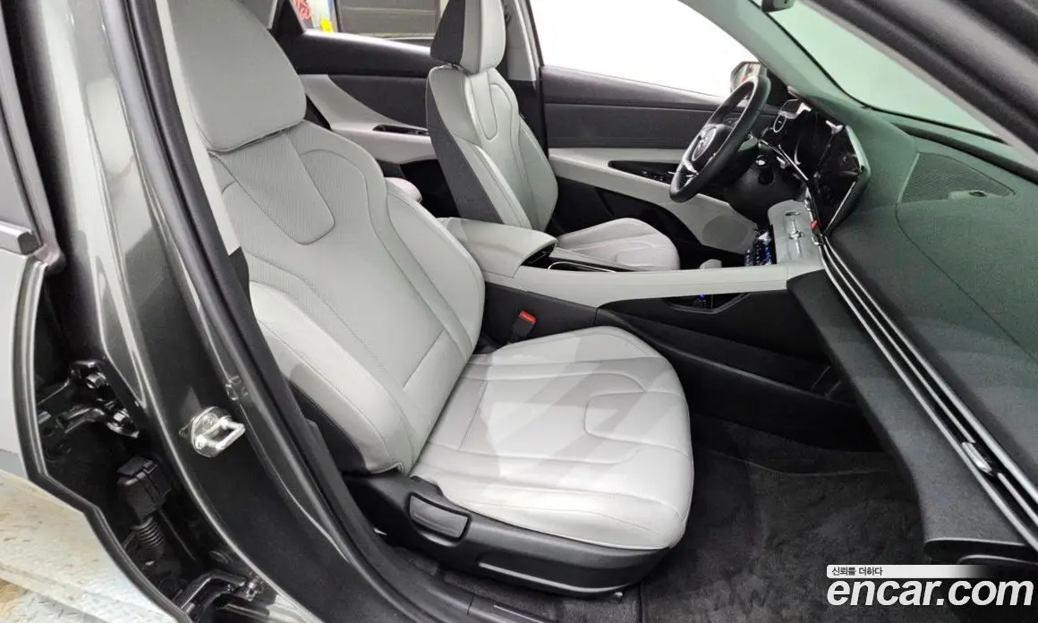 Hyundai Avante 2022 1.6 автомат (гидро), фото 24