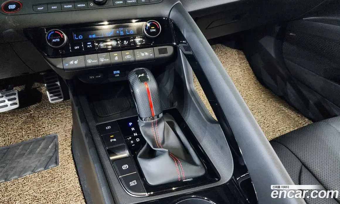Hyundai Avante 2023 1.6 автомат (гидро), фото 11