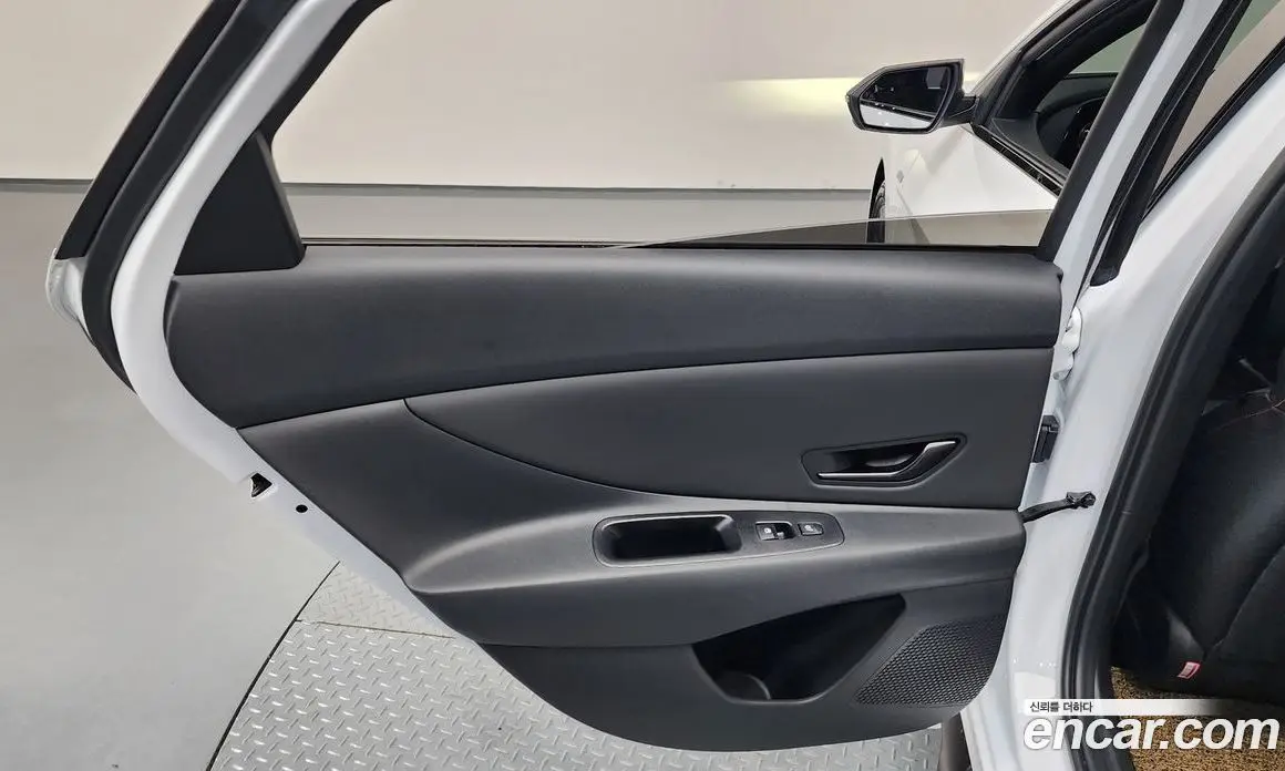 Hyundai Avante 2023 1.6 автомат (гидро), фото 14