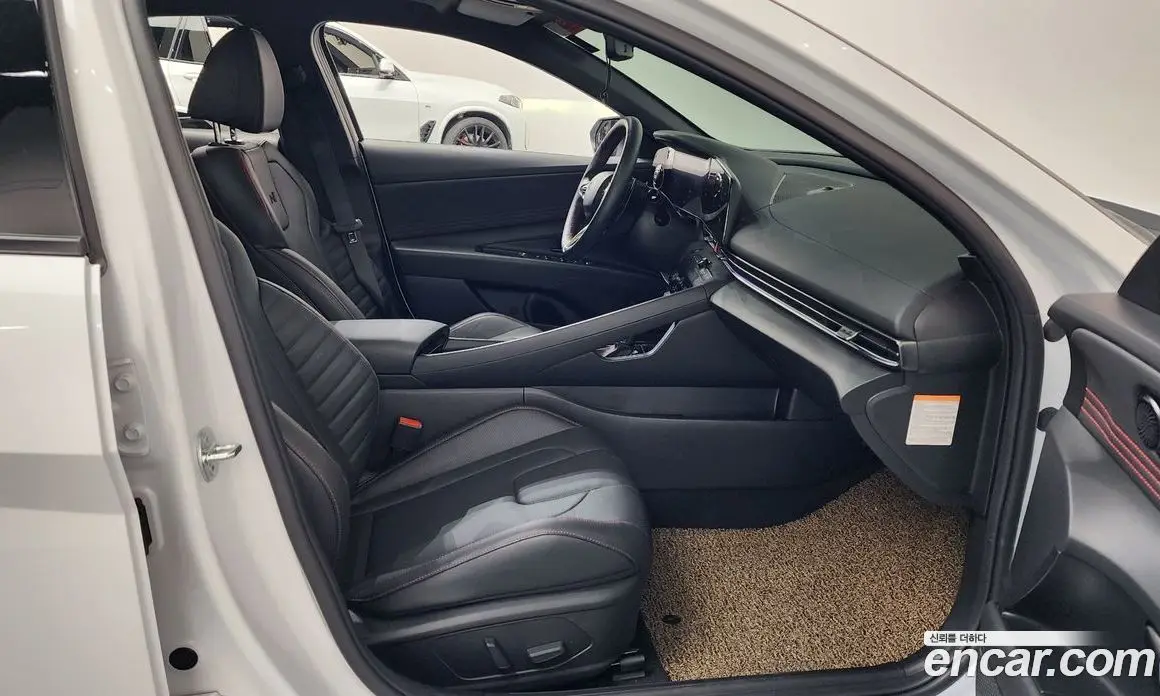 Hyundai Avante 2023 1.6 автомат (гидро), фото 15