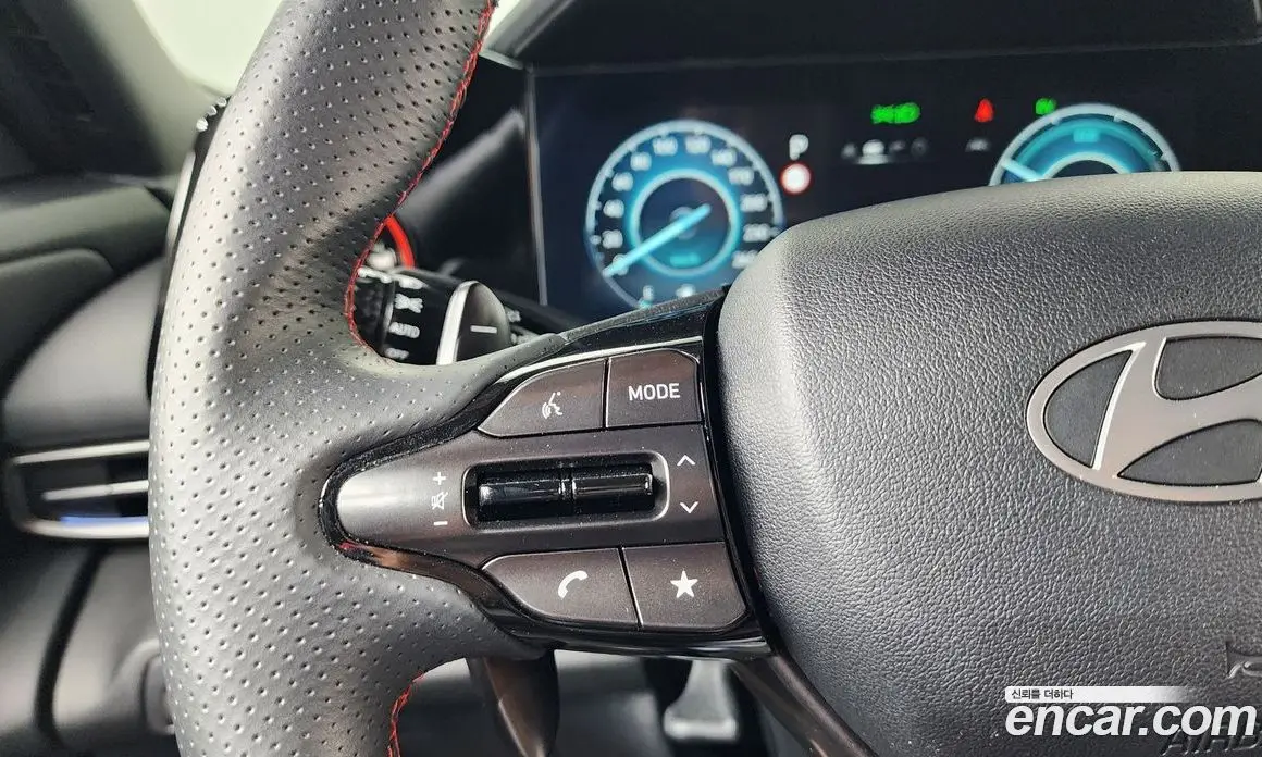 Hyundai Avante 2023 1.6 автомат (гидро), фото 22