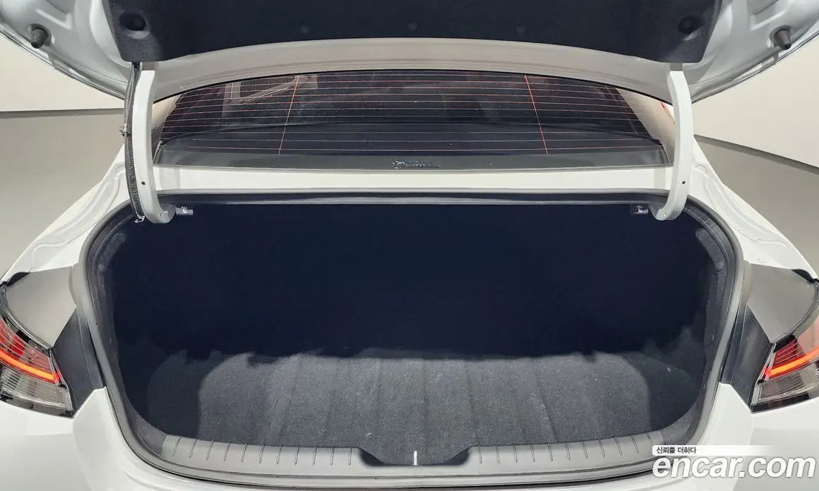 Hyundai Avante 2023 1.6 автомат (гидро), фото 24