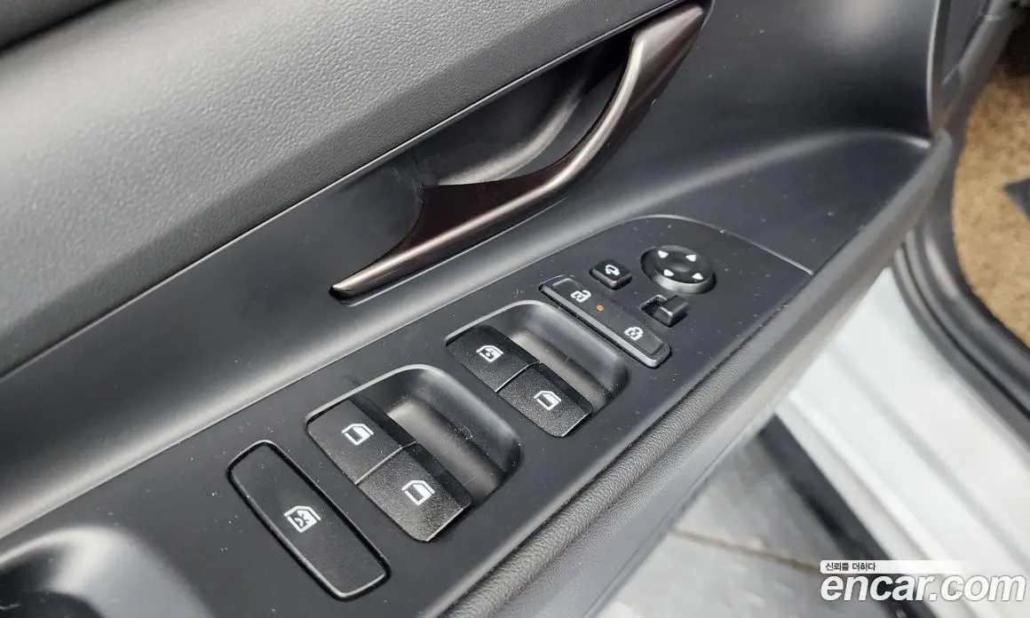 Hyundai Avante 2023 1.6 автомат (гидро), фото 28