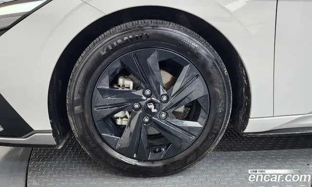 Hyundai Avante 2023 1.6 автомат (гидро), миниатюра 4