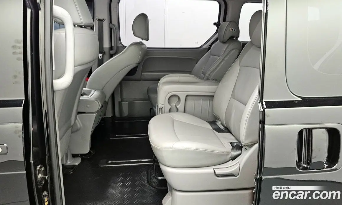 Hyundai Starex 2016 2.5 автомат (гидро), фото 12 Hyundai Starex 2016 2.5 автомат (гидро), фото 12