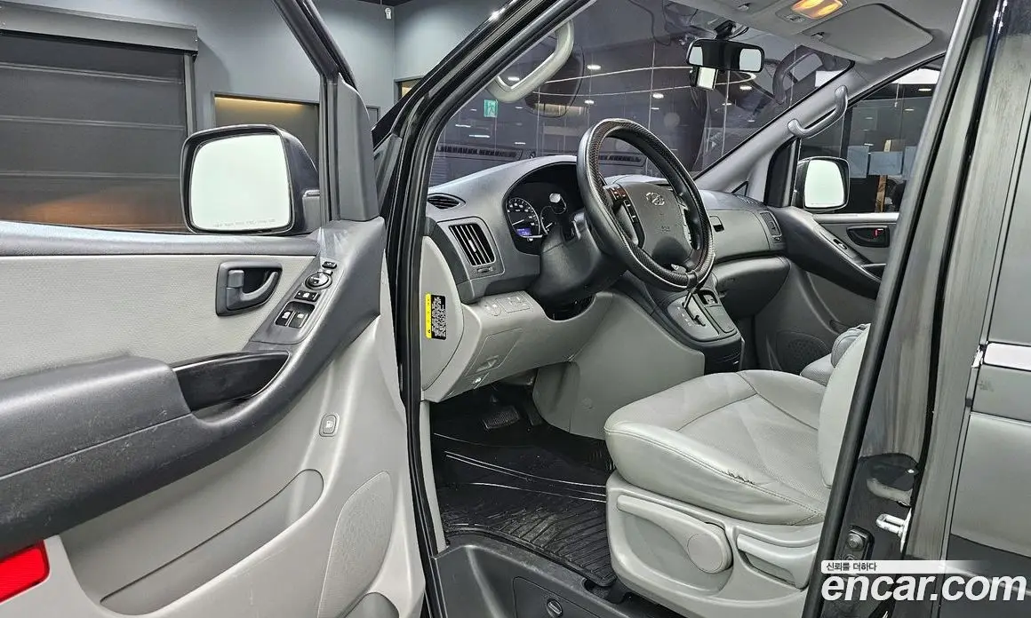 Hyundai Starex 2016 2.5 автомат (гидро), фото 10 Hyundai Starex 2016 2.5 автомат (гидро), фото 10