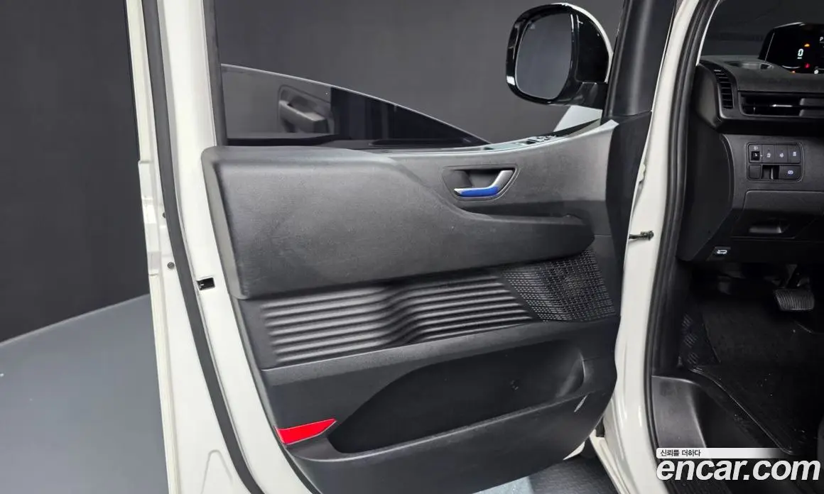 Hyundai Staria 2022 2.2 автомат (гидро), фото 14