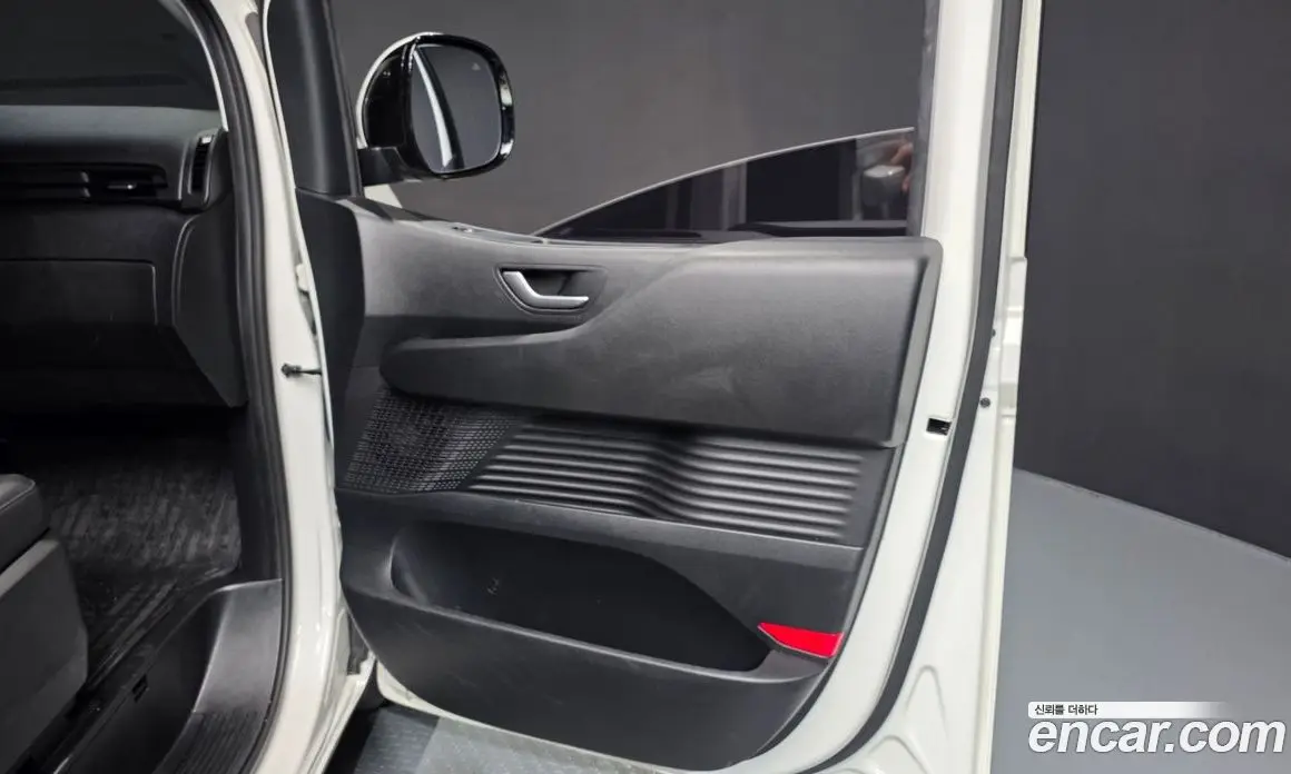 Hyundai Staria 2022 2.2 автомат (гидро), фото 15