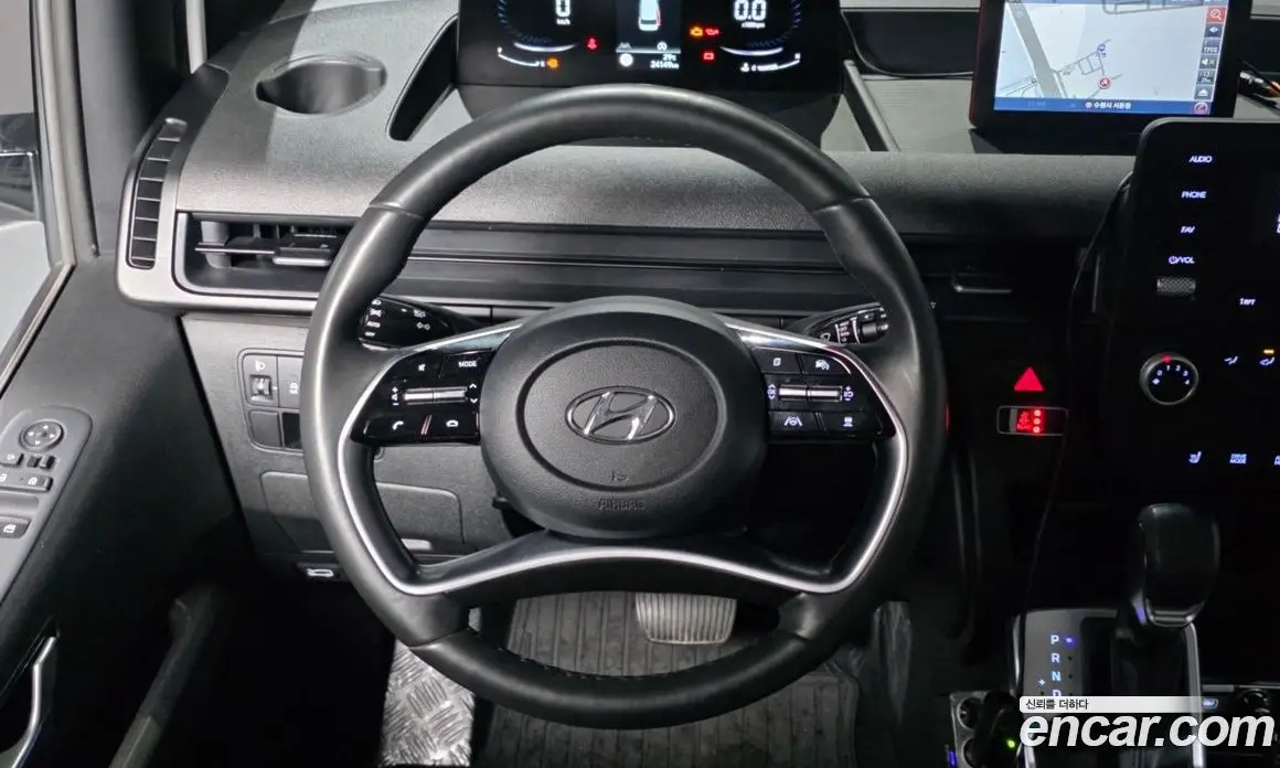 Hyundai Staria 2022 2.2 автомат (гидро), фото 19