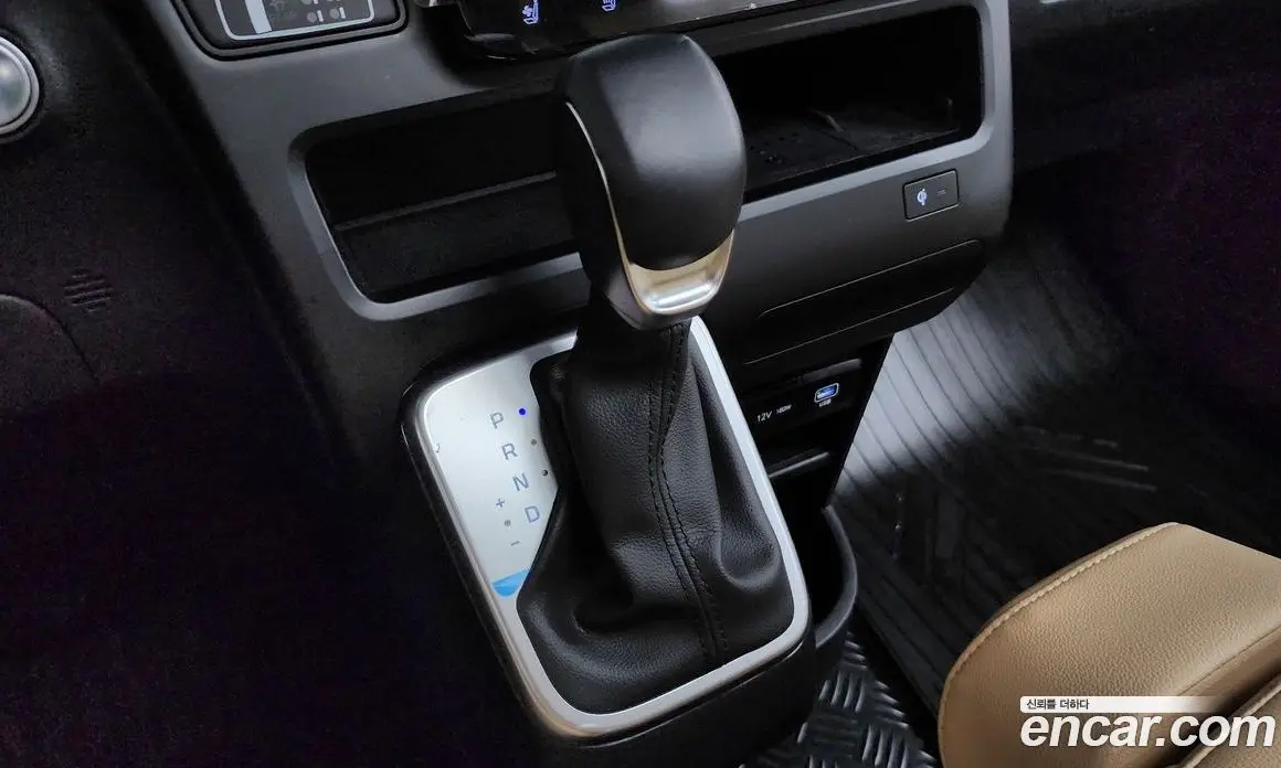 Hyundai Staria 2025 1.6 автомат (гидро), фото 12