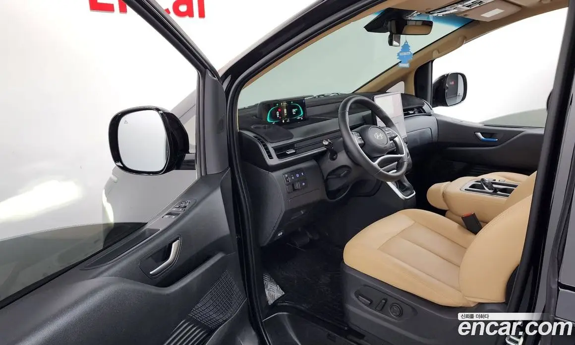 Hyundai Staria 2025 1.6 автомат (гидро), фото 13
