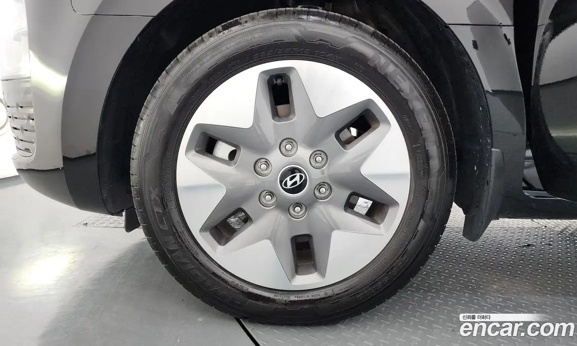 Hyundai Staria 2025 1.6 автомат (гидро), фото 5