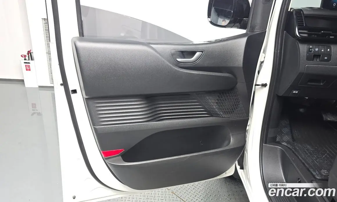 Hyundai Staria 2026 1.6 автомат (гидро), фото 13